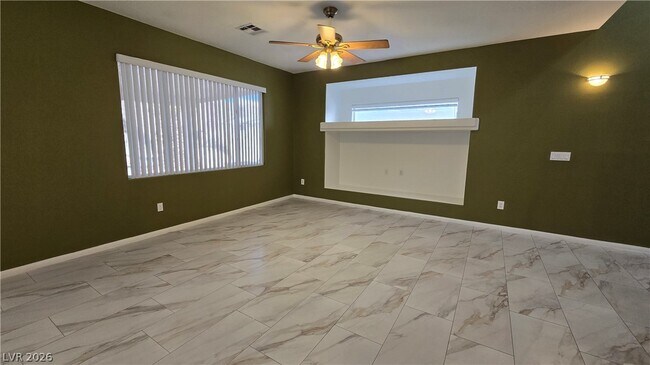 Building Photo - 3902 W El Campo Grande Ave
