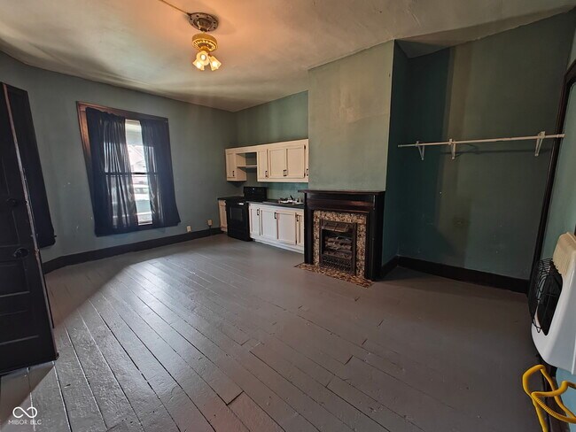 Foto del edificio - 392 W Broadway St