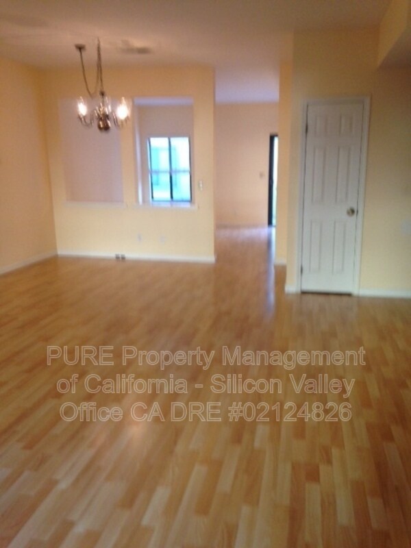 Building Photo - 967 La Mesa Terrace