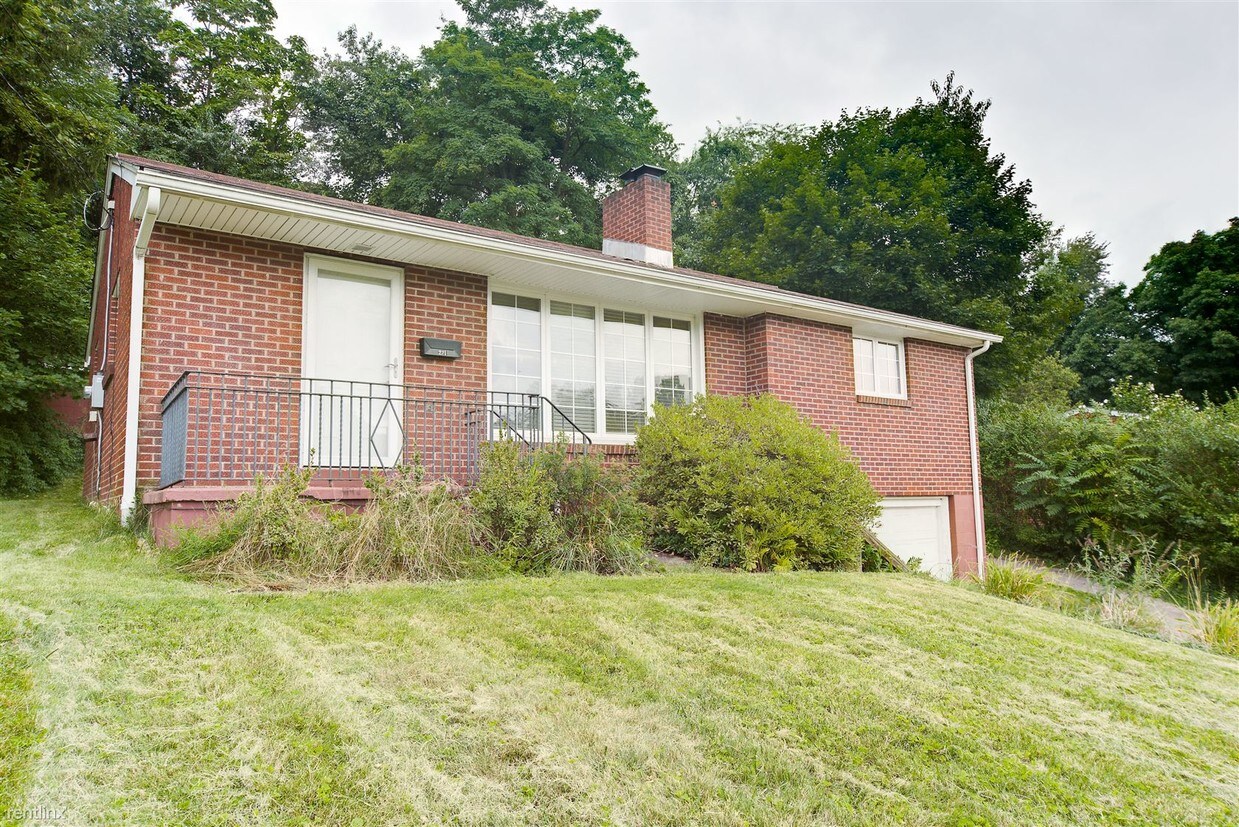 Primary Photo - 221 Widmer Ave