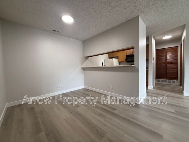 Building Photo - 2330 N 44th St