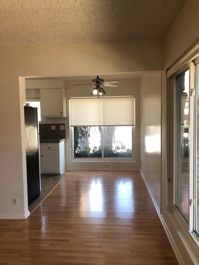 Building Photo - 8601 Saran Dr