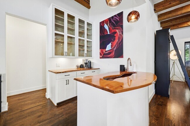 Foto del edificio - 8635 San Leandro Dr