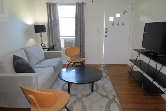 Building Photo - 375 Weaverville Rd