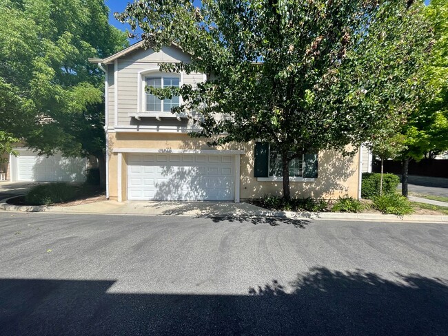 Building Photo - 743 Cottage Ln. Paso Robles