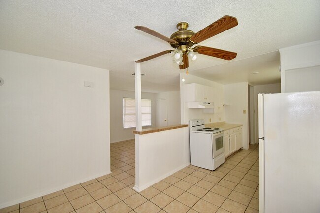 Building Photo - Welcome home to 6903 Tallahasse!