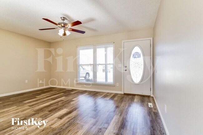 Building Photo - 836 Sommerset Drive