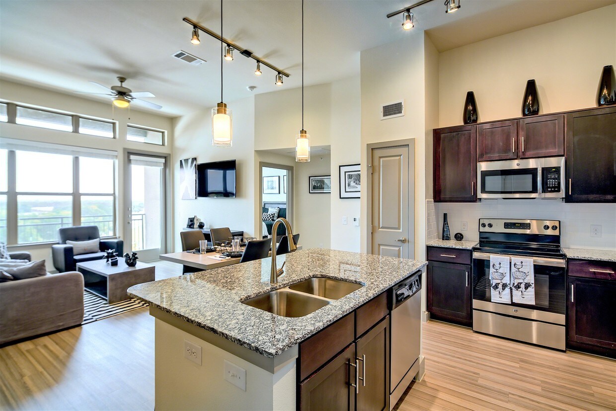 The Flats Frankford Station Apartments in Carrollton, TX