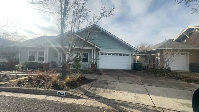 Building Photo - Beautiful 3 Bedroom home in the Mountain Meadows Community