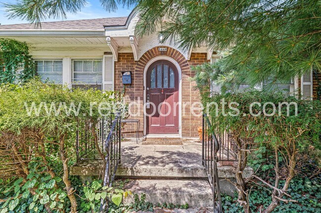 Foto del edificio - Coming Soon! 2 Bedroom/ 1.5 Bath Forest Hi...