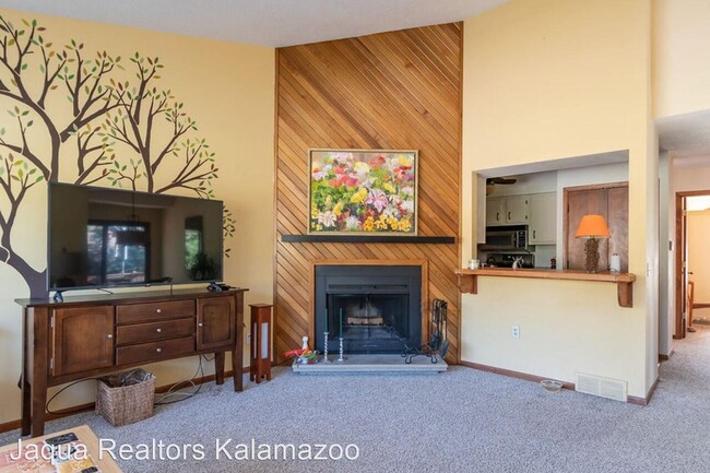 Building Photo - 2 br, 2 bath House - 2402 Fairgrove Street