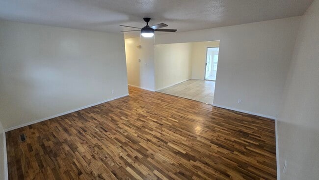 Foto del edificio - 1472 E Berkeley St