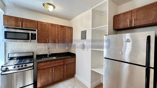 Foto del edificio - 585 W 204th St