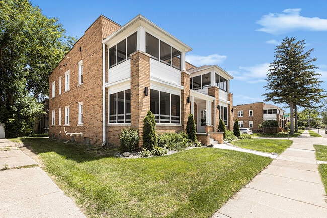 Building Photo - 211 S Pleasant St