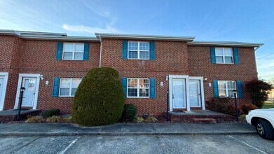 Building Photo - 23 Lexington Ct