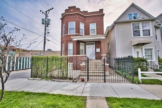 Building Photo - 4345 N Whipple St