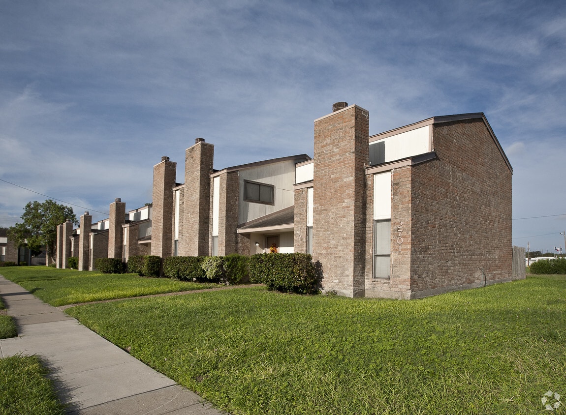 Sunray Townhomes Apartments 2701 Sunray Cir Corpus Christi, TX