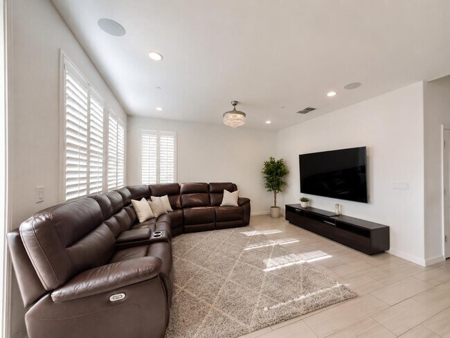 Building Photo - 1058 Sagittaria Cir