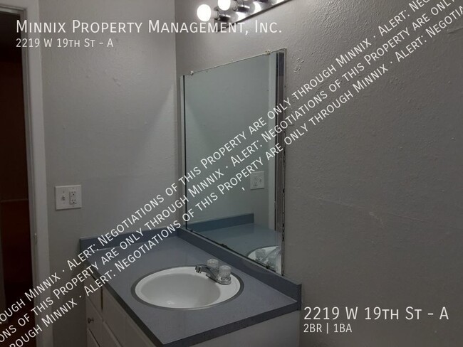 Foto del edificio - 2219 W 19th St