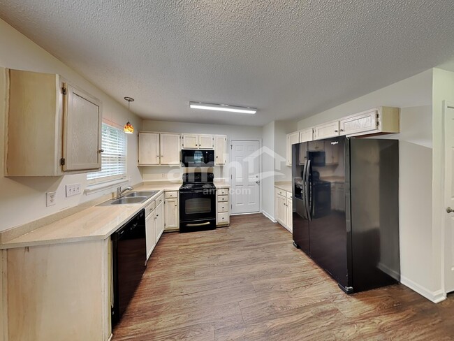 Foto del edificio - 5512 Chasewind Dr