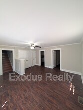 Building Photo - 312 Bracken St