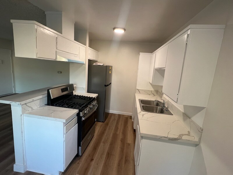 Primary Photo - 7511 Norton Ave