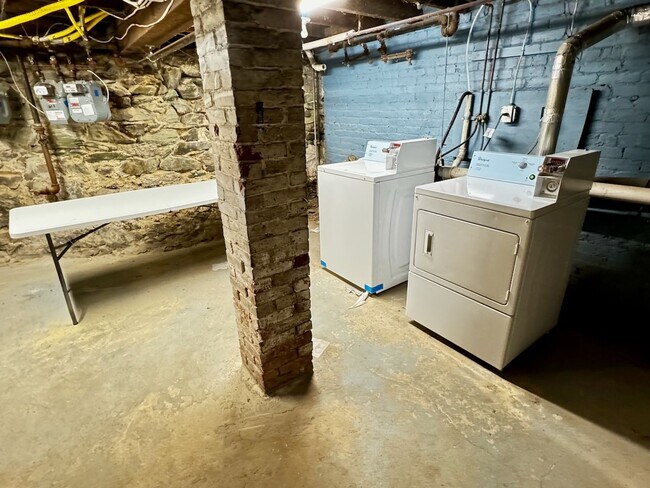 Building Photo - Full Luxury Renovation!  Laundry in Buildi...