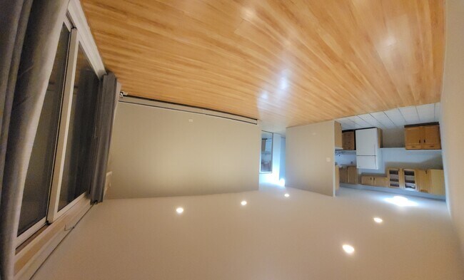 Foto del edificio - 8901 N Western Ave