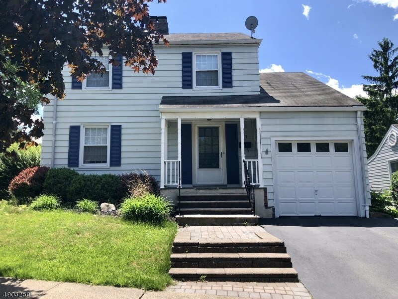 Primary Photo - 61 Cedar St