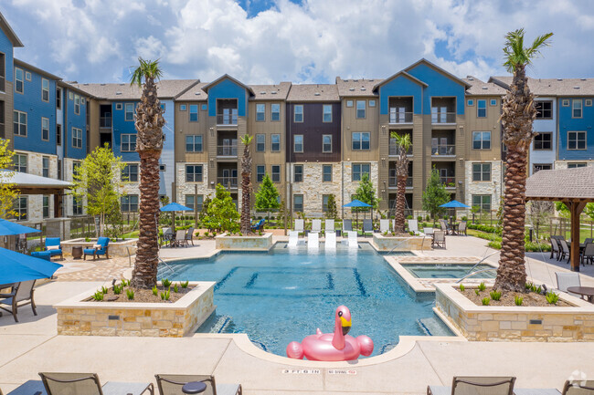 Heated Pool - Alders Magnolia 55+ Active Adult Apartments