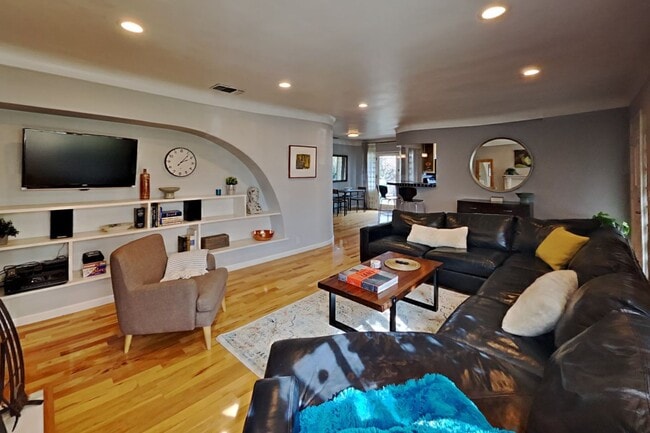 Building Photo - Movie Lover Retreat - Spacious Art Deco Ho...