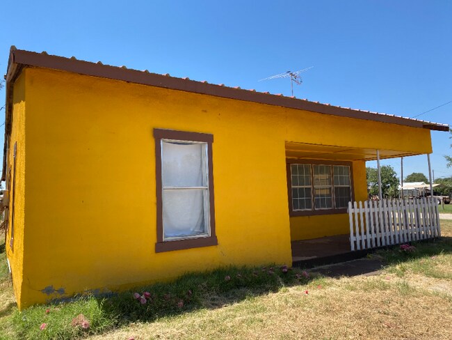 Building Photo - 115 Duggan Ave