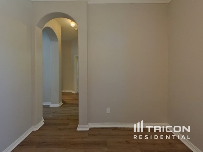 Building Photo - 7814 Longbow Ln