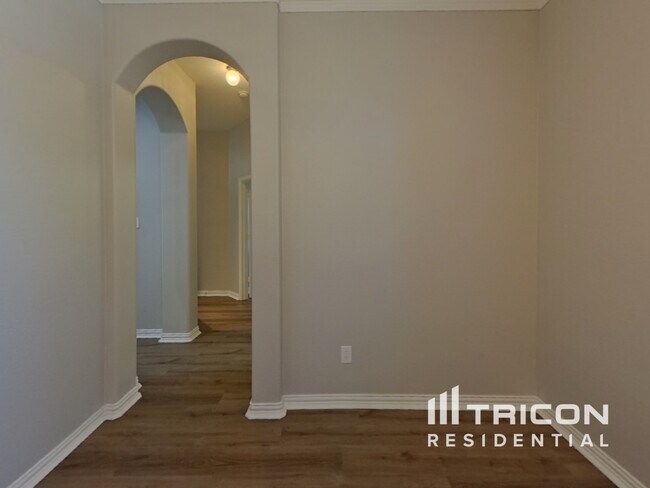 Foto del edificio - 7814 Longbow Ln