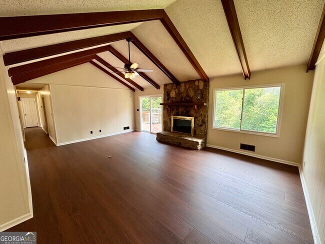 Foto del edificio - 3636 Hardy Rd