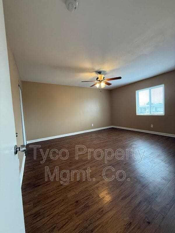 Building Photo - 1305 Crann Ave