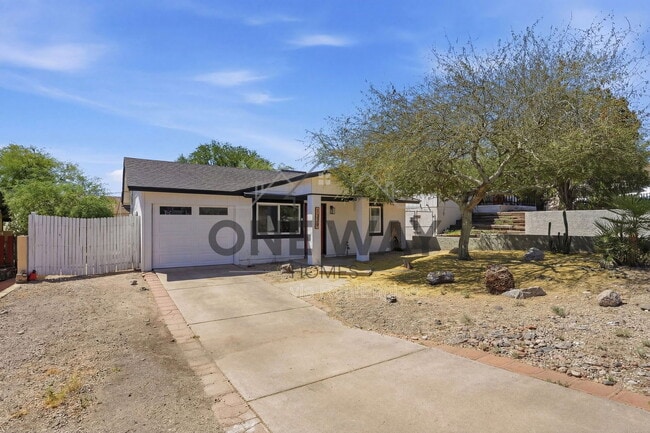 Photo - 1329 E Cholla St House