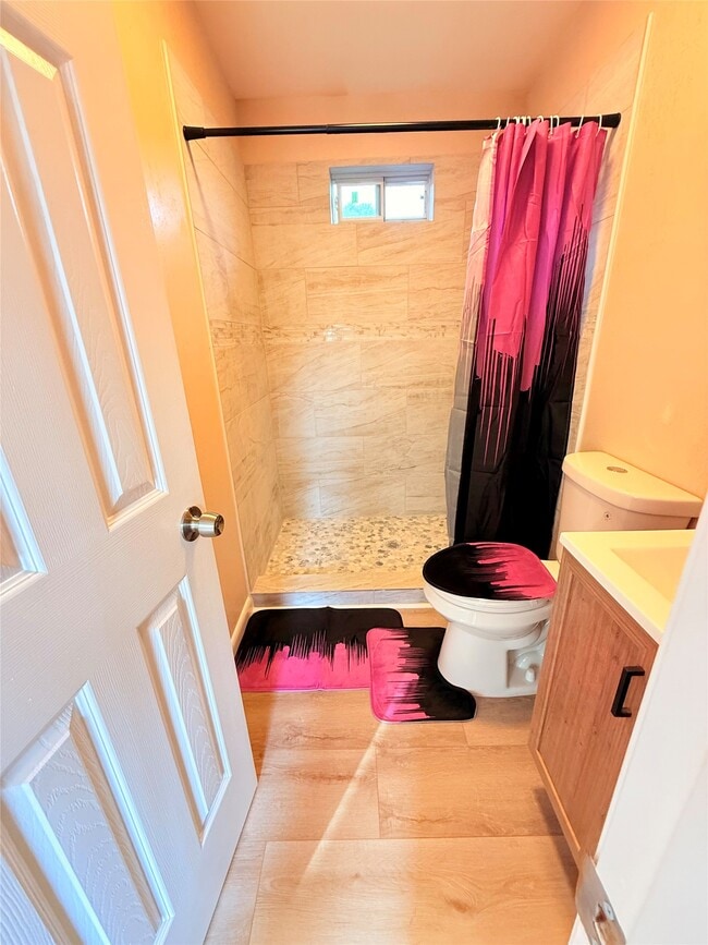 Building Photo - 814 Saddle Rock Dr