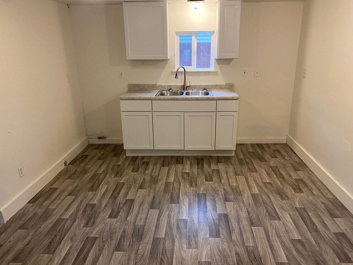 Foto principal - Fully Renovated 1 Bedroom Bungalow for Rent