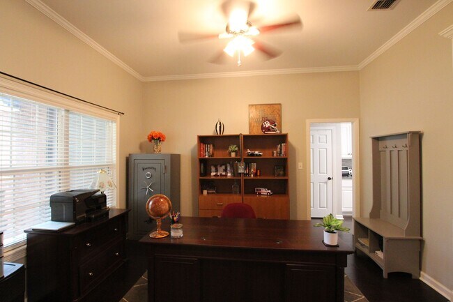 Foto del edificio - Stunning 4 Bed 3 Bath Home in WHISD!