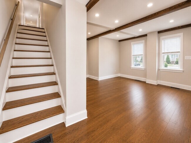 Building Photo - 16 Hazelnut Pl