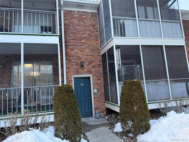 Building Photo - 68 Bon Aire Cir