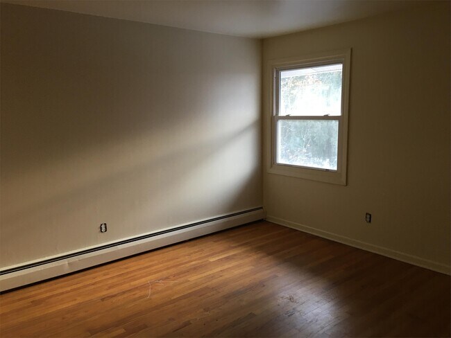 Foto del edificio - 112 Blossom Rd