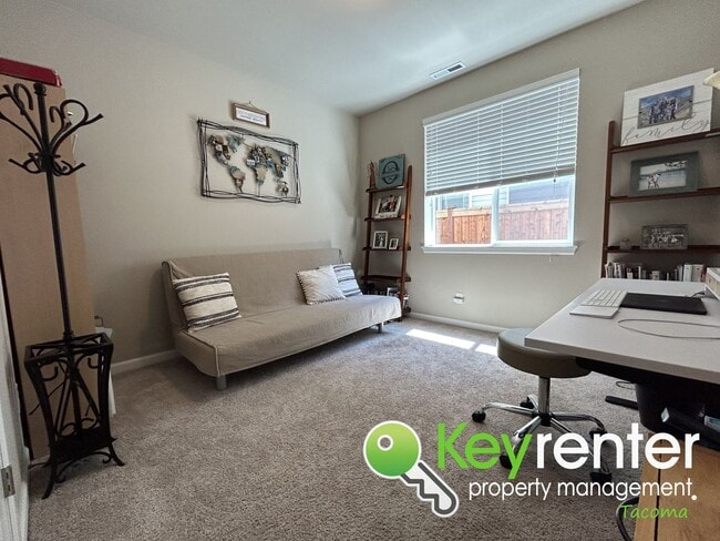 Foto del edificio - Spacious 5-Bed 3-Bath Home in Prime Northe...