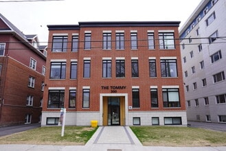 Building Photo - 300 Wilbrod