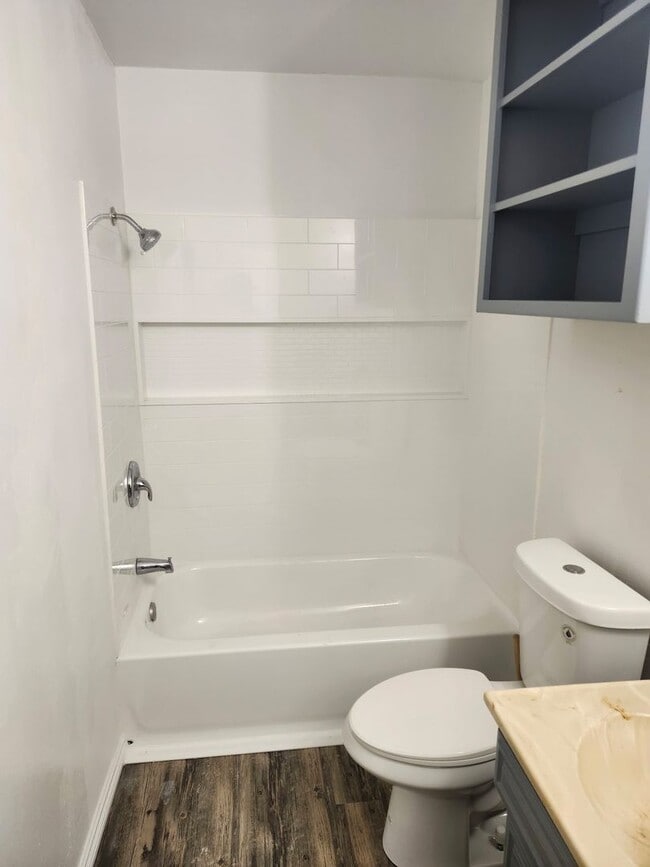 Foto del edificio - One Bedroom , one bath apartment for rent