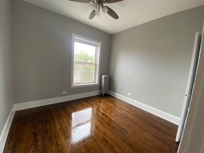 Building Photo - 4530 S Calumet Ave