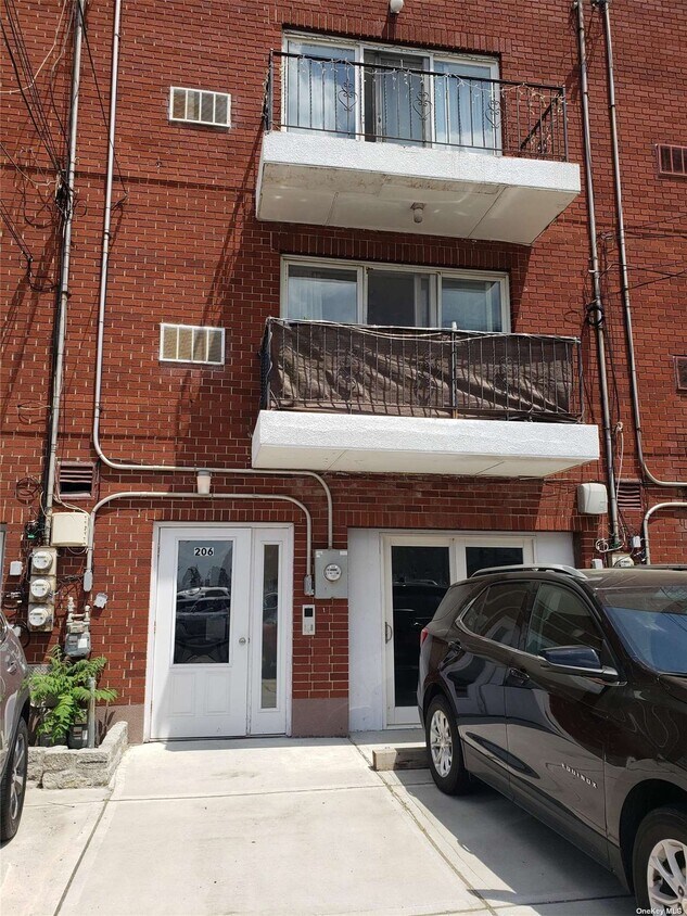 Primary Photo - 204 Beach 102nd St