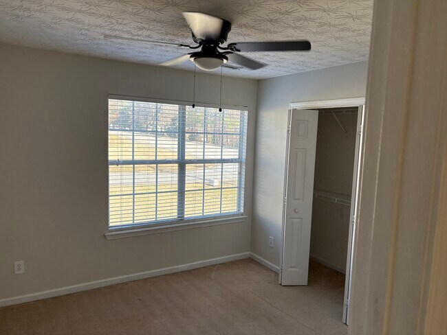 Building Photo - 8261 Sunnydale Ln