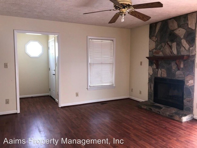 Building Photo - 3 br, 2 bath House - 3319 Crosswinds Drive